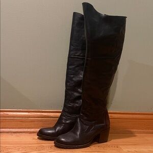 Freebird Elegant Black Leather Knee-High Boots